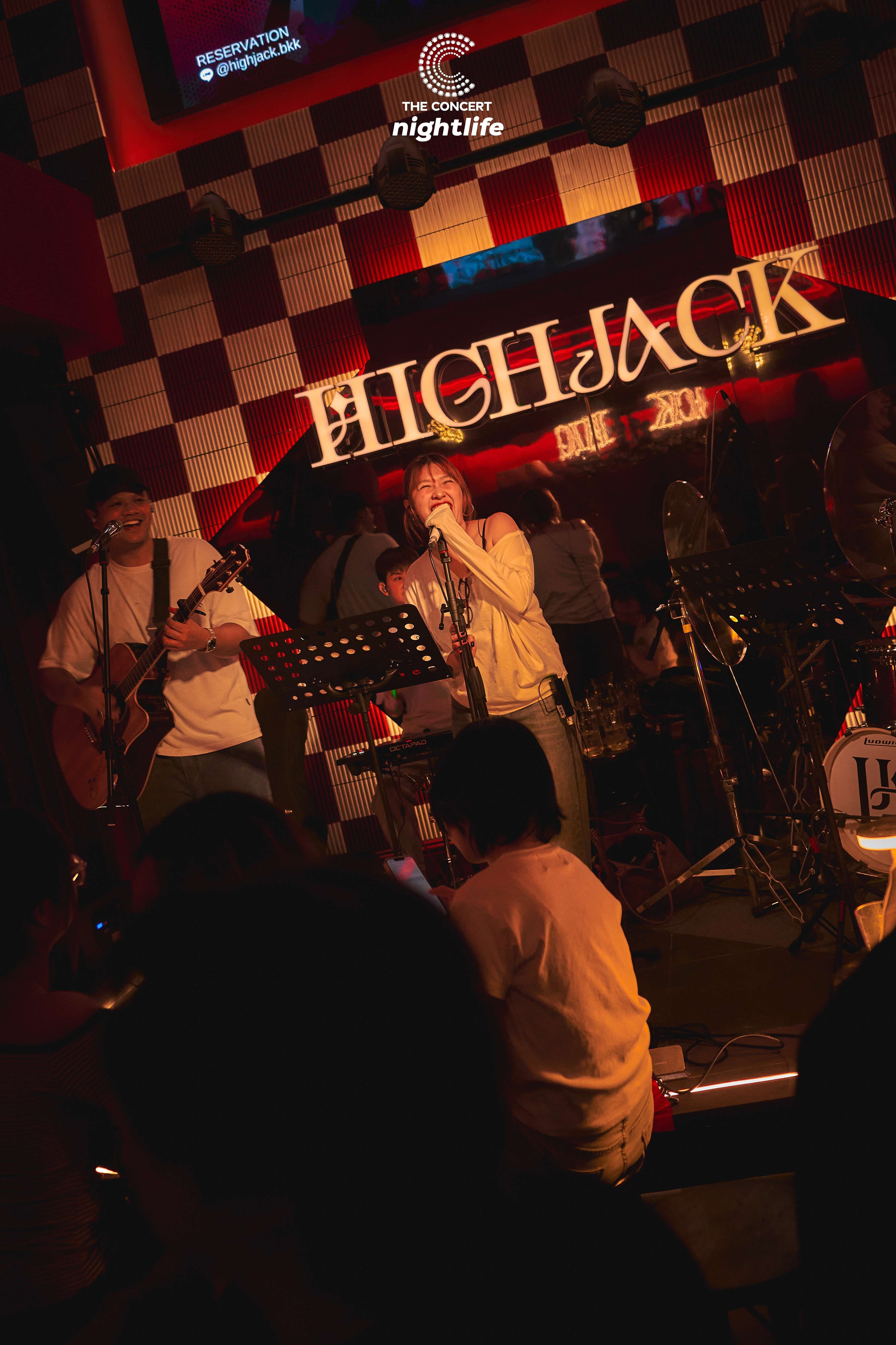 HIGHJACK BKK | บาร์เปิดใหม่สีแดงจัดจ้านย่านห้าแยกลาดพร้าว ไวป์ดี เพลง ...
